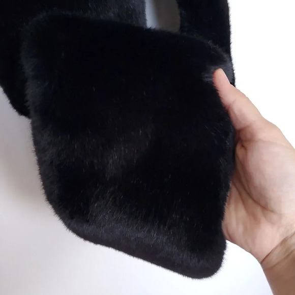 Max Studio Faux Fur Infinity Scarf Black Shearling Circle Loop Cowl Neck Warmer - Picture 6 of 7